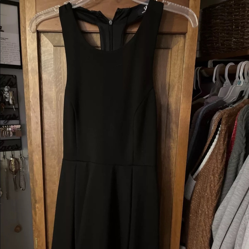 Lulu’s Black Dress
